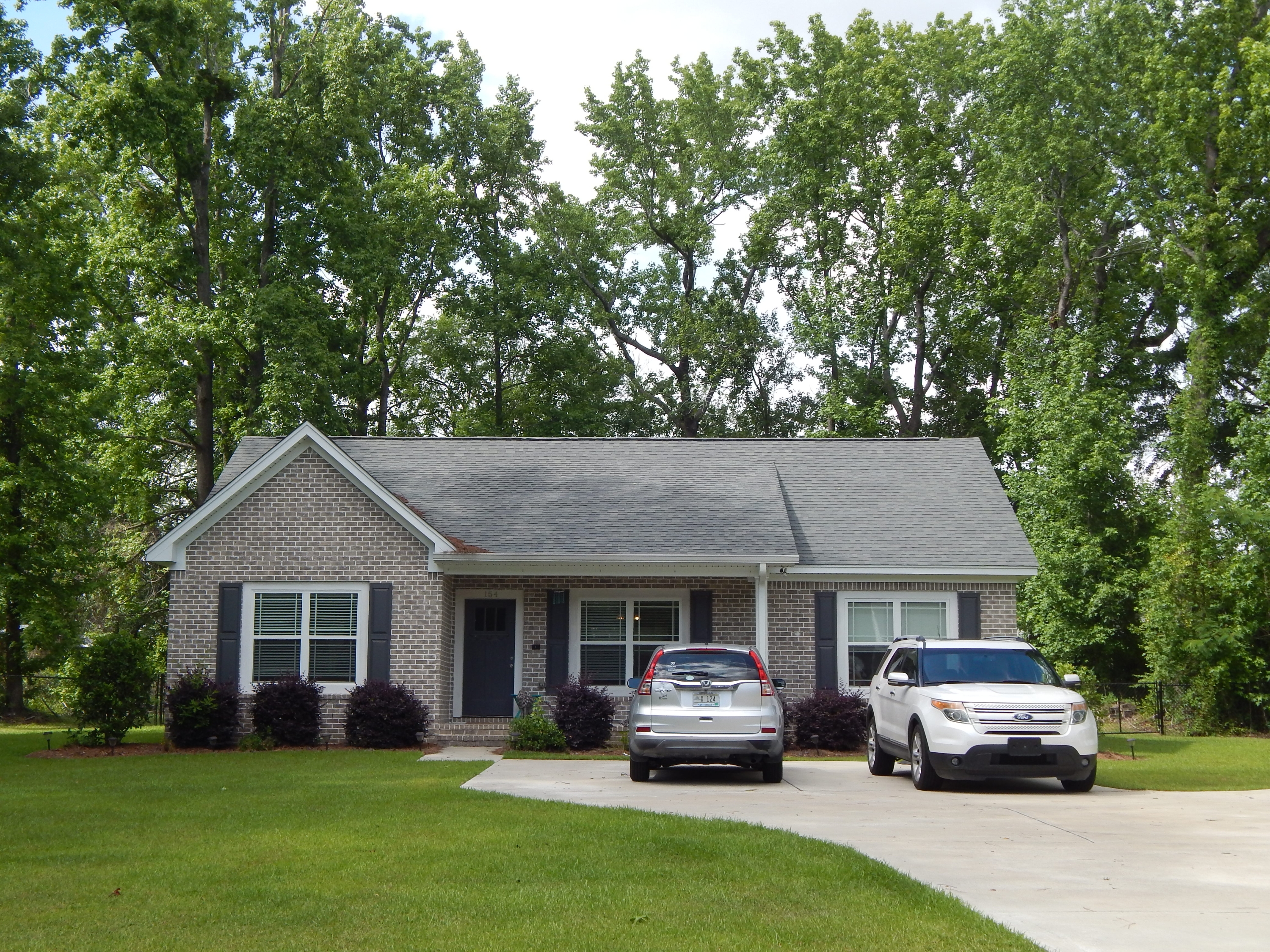 154 N Lakewood Dr